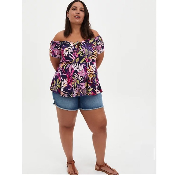 NWT TORRID Leaves Off Shoulder Bow Front Top - Picture 3 of 10